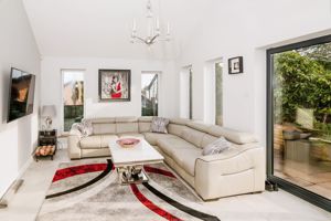 Sitting room- click for photo gallery